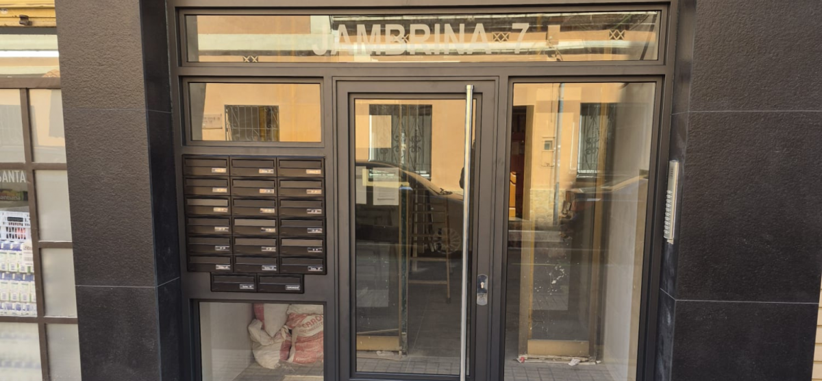 ¿Cuánto dura una puerta automática de portal? Vida útil y garantía de un sistema de calidad